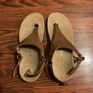 BRAND NEW Vionic Sandals